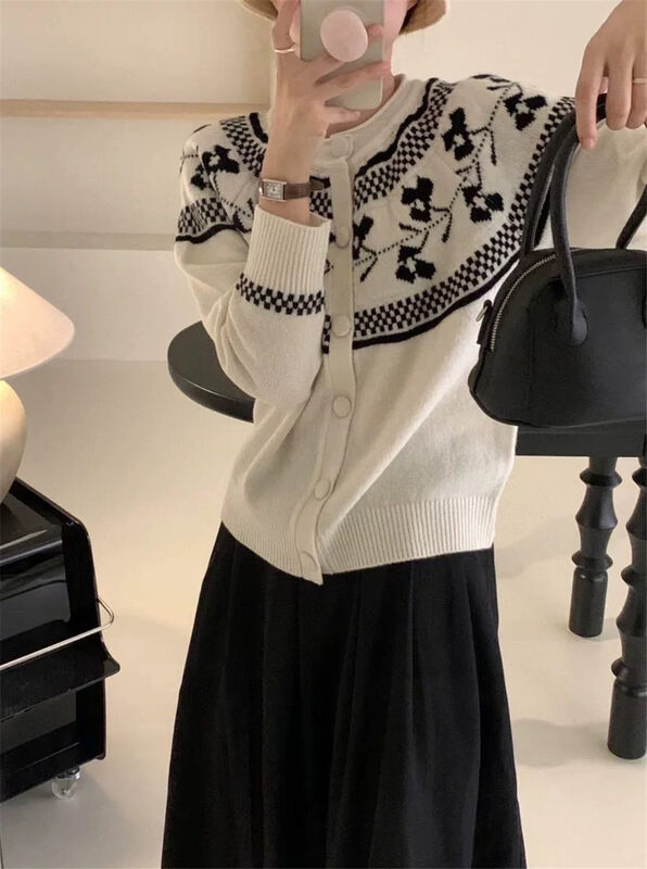 New in winter!【ARE YOU】Single-breasted color-block comfortable warm sweater 526# L