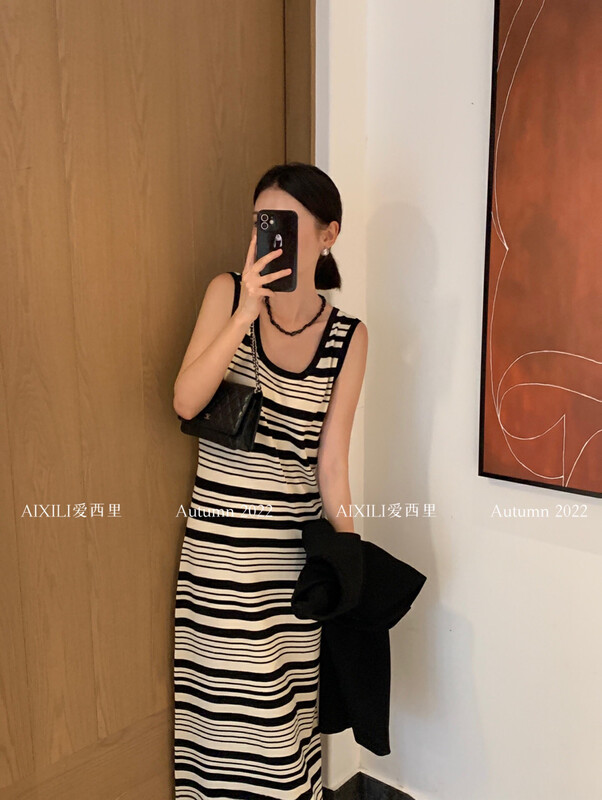 [AIXILI Aisili] Striped pattern design makes you slim and fit with a small outer suit suit temperament 7111-7329