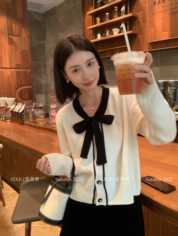 [AIXILI Aixili] bow neckline design single-breasted thin sweater sweater solid color 7525