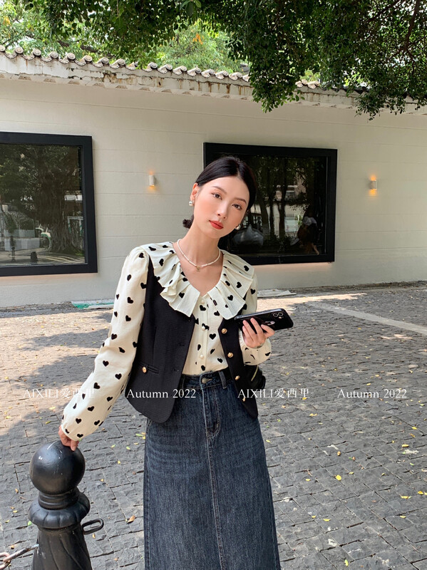[AIXILI Aixili] Lace collar polka dot shirt with all-match small vest suit is thin 7369