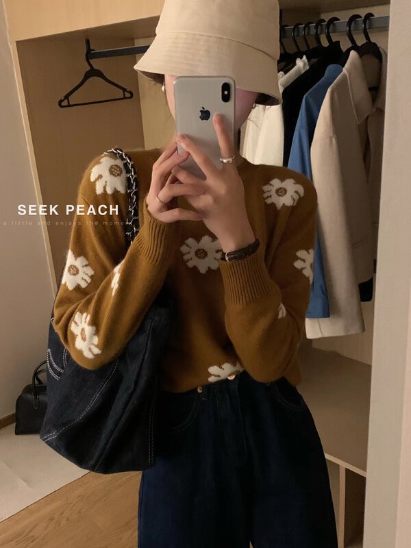 New in autumn! [SEEK PEACH] round neck pullover raccoon hair flower fresh and playful warm sweater (including 10% wool) 1952# L