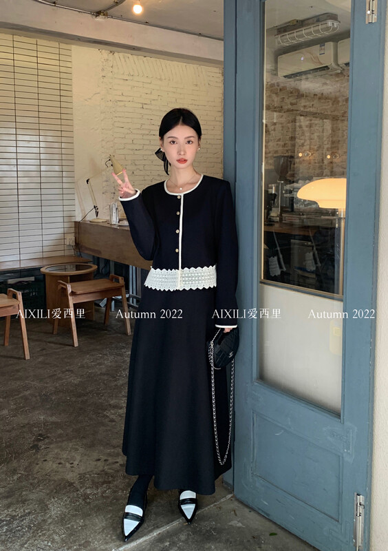 [AIXILI Aixili] Round neck single-breasted with skirt suit suit slimming two-piece set 7528