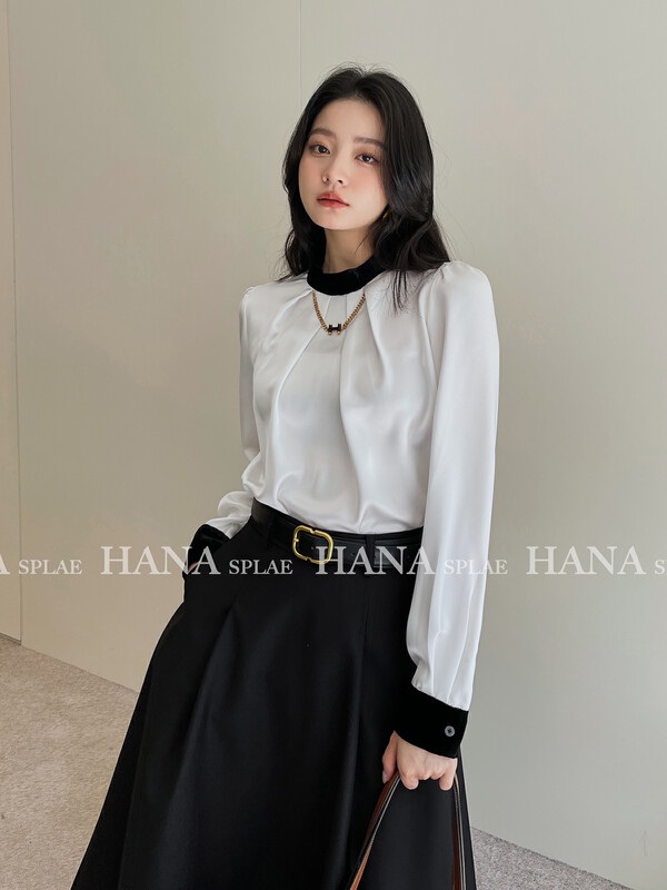 [HANNA Hanna] Temperament commuter half turtleneck chiffon shirt long-sleeved women's chain pullover shirt chiffon shirt (with chain) H10576