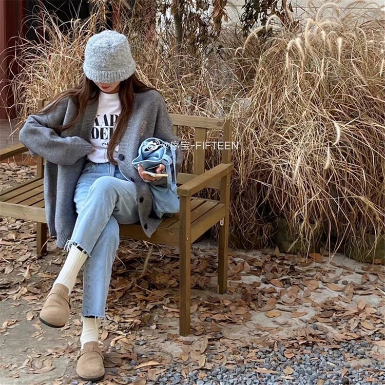 New in winter!【ARE YOU】V-neck single-breasted loose and comfortable warm sweater 565# L