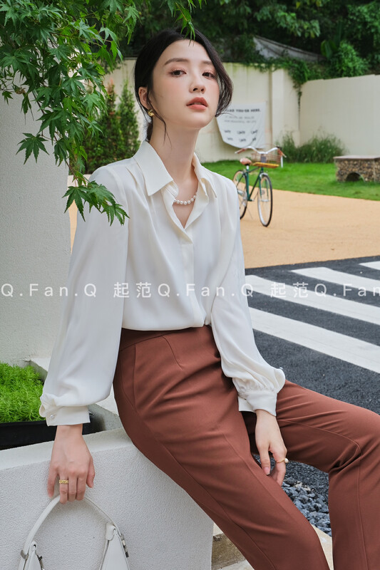 Early autumn new!  [Qi Fan] Satin V-Neck Explosive Chain Shirt (with detachable chain) 80207# JHY