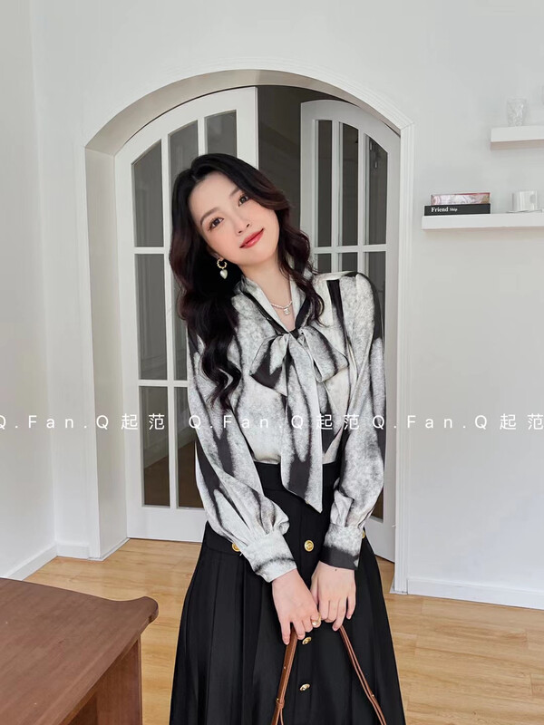 Autumn is new! [Qi Fan] Featured smudged satin streamer shirt 80293# JHY