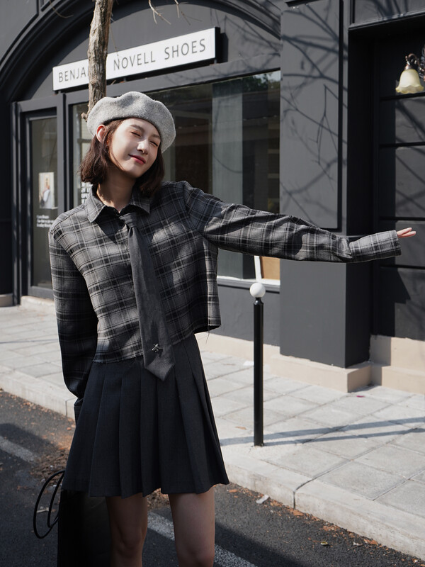【NEIHE】Artistic Fan Plaid Collar Long Sleeve Short Shirt Shirt (with Tie) 88152# JHY