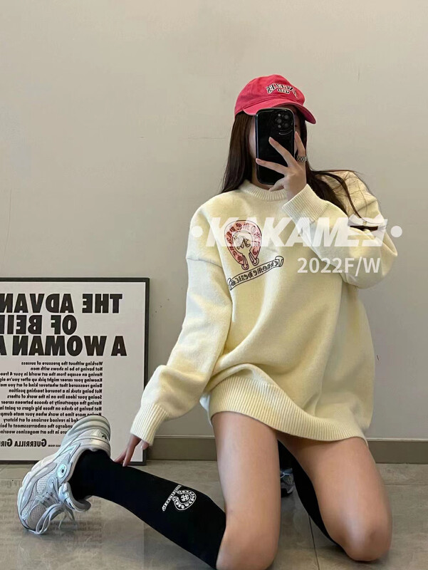 【KAKAMEE】Arctic velvet thick spray painting tide brand pattern loose sweater with stockings sweater (with socks) 1927