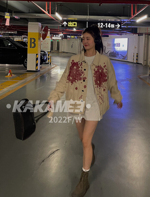Original price 157.79! [KAKAMEE] Flower Butterfly Embroidered Heavy Industry Coat Short Coat 3228-1