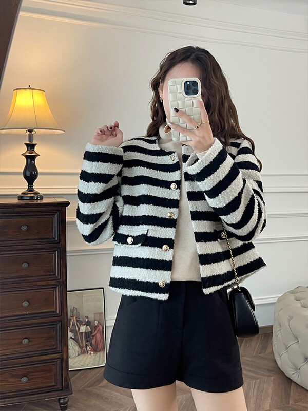 【Yi Xun】Korean Fashion Striped Short Jacket 0406# HYY