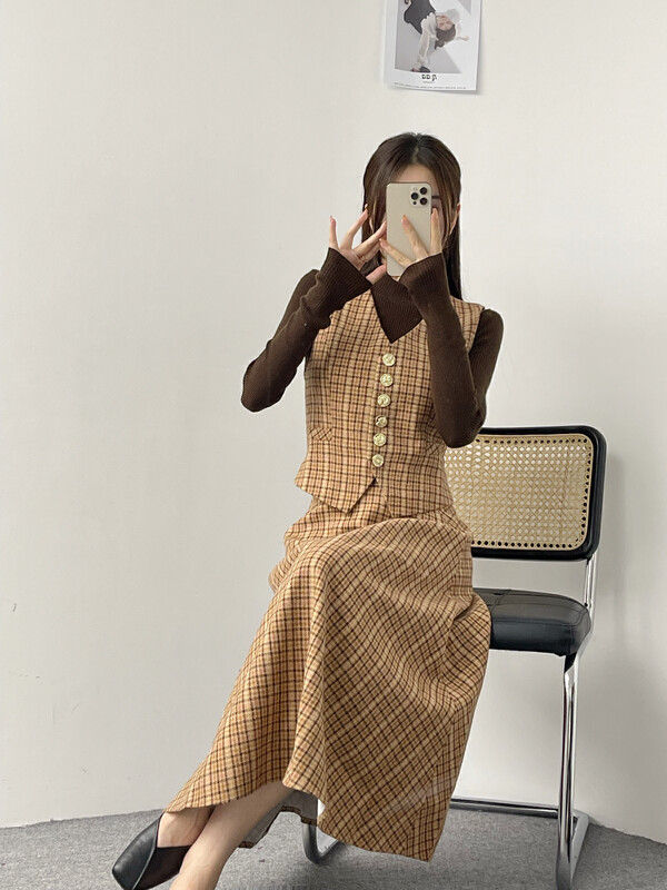 【MI2(N:AA)】Temperament commuter plaid vest + half turtleneck bottoming shirt + high waist big swing suit A3527# JJ