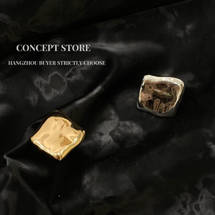 [Concept Store - Object Reverse] Temperament niche classic earrings (with gift box packaging) XJJ-J0102-1# CHO