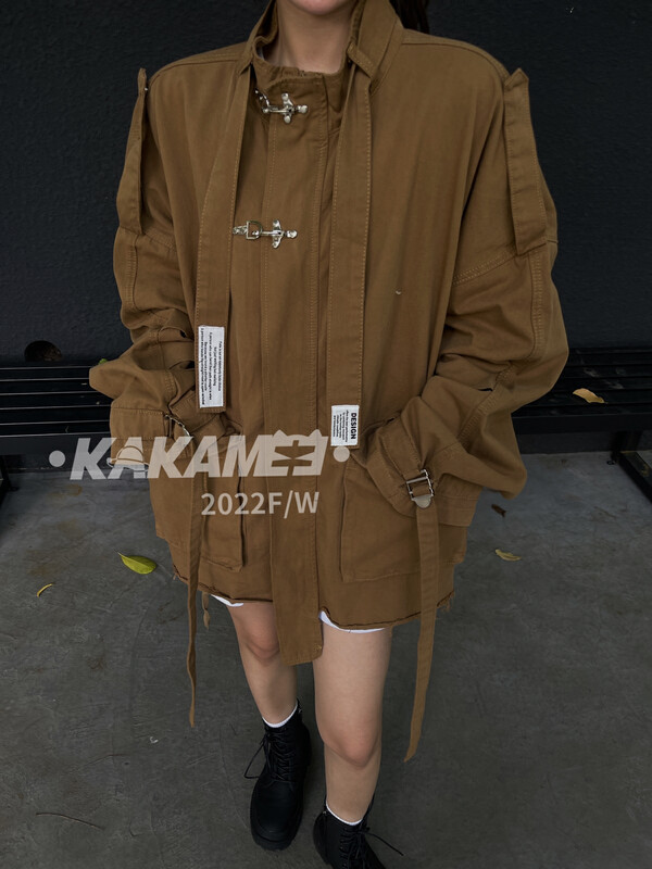 Original price 153.28! [KAKAMEE] Autumn new loose hardware buckle design niche tooling jacket denim jacket stand collar pocket design casual wild F3250