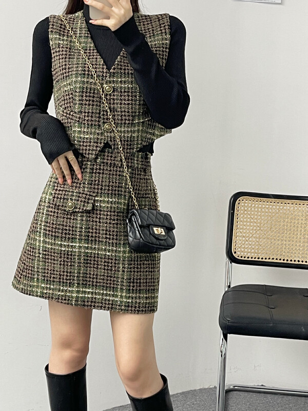 【MI2(N:AA)】Solid color turtleneck bottoming shirt + plaid breasted vest + skirt three-piece suit (with belt) E9521# JJ