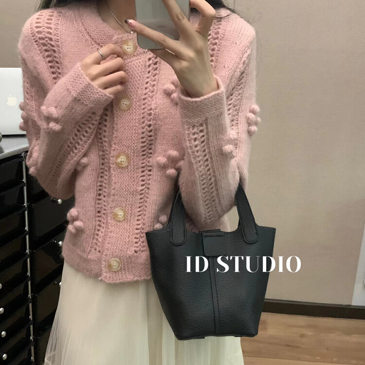 New in winter! [I-D] Korean version of the temperament heavy industry embroidered flower warm sweater Y3222# L