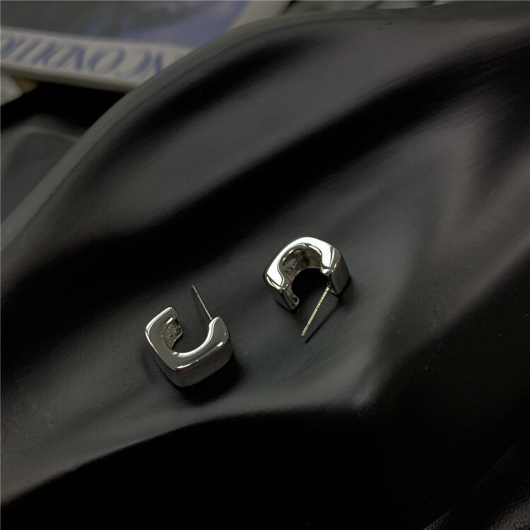 【Concept Store - Object Reverse】Simple, Cool and Bright Earrings (With Box Random) WE-G44694K0Z# CHO