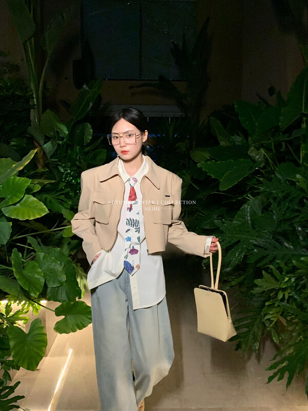 【NEIHE】Large Pocket Design Solid Color Short Jacket Short Jacket 6021# JHY