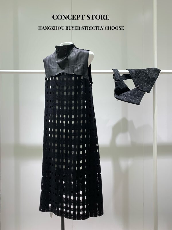 Autumn is new! [Concept Store - Object Reverse] Fashionable stitching hollow design stand collar sleeveless dress (including 50% wool) ZSYL-561D601# CHO