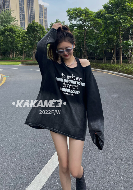 [KAKAMEE] New backless design, fashionable gradient, sexy off-the-shoulder sweater, net red fried street sweater, lazy style N66