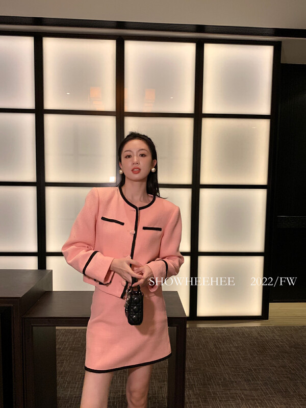 New in early autumn! [Xiu Xixi] temperament celebrity style contrast color design coat + slim and slim skirt suit (with detachable bow buckle) YS1-352# JHY