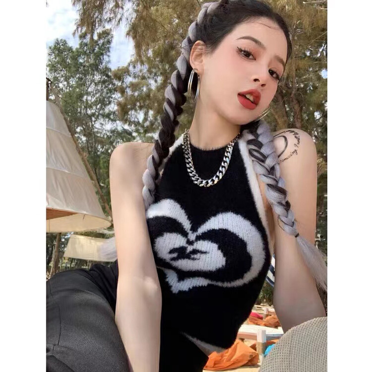 【KAKAMEE】Love jacquard hot girl pure desire to hang neck strap vest female outer wear short strap N1852