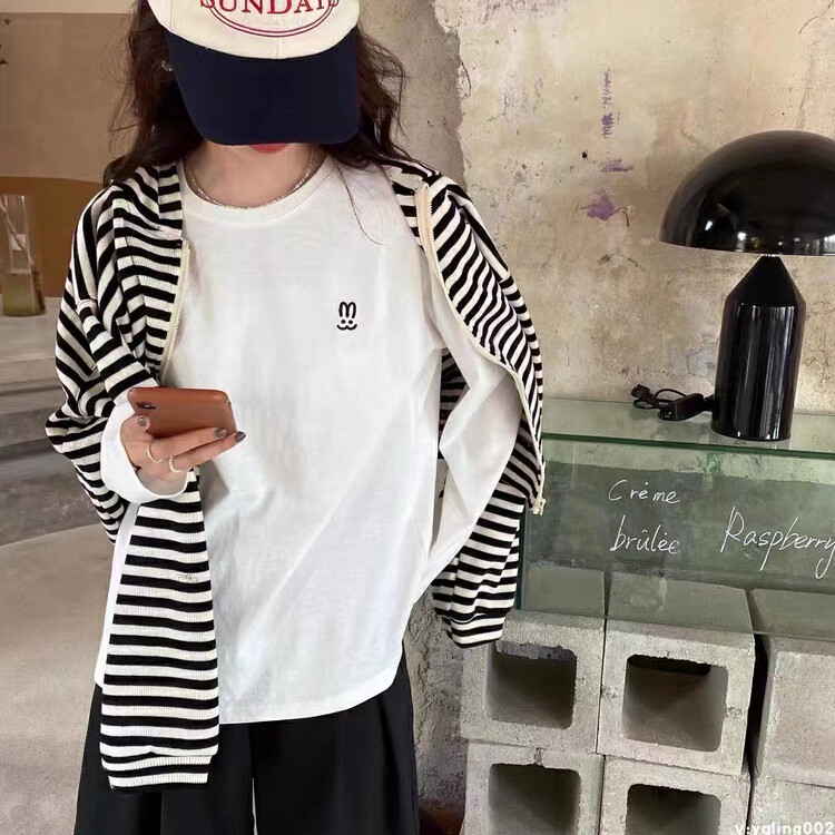 New in autumn! [TA+] Simple embroidery pattern loose long-sleeved T-shirt BB961# L