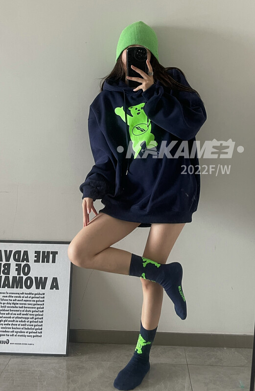 [KAKAMEE] 2022 new cartoon bear print hooded loose sweater (with socks) plus velvet casual all-match 8021