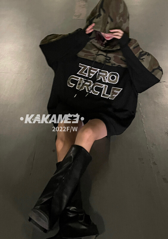 【KAKAMEE】Green hooded sweater women's autumn tide American retro loose sweater (stitching camouflage pullover sweater) N81# CQW