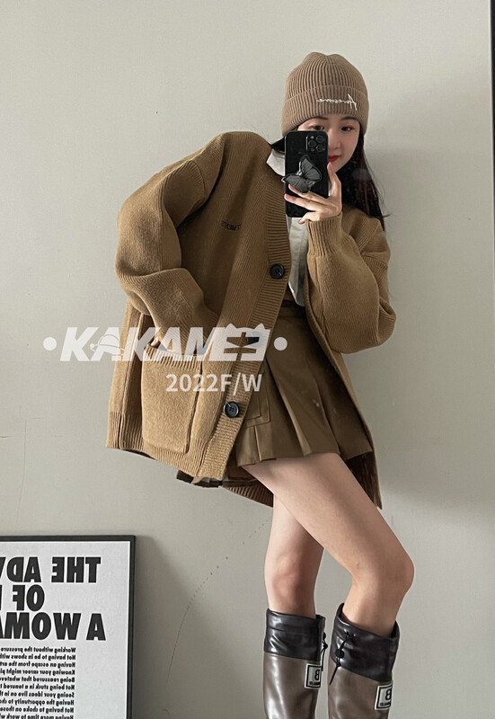 [KAKAMEE] Simple letter knitted v-neck cardigan knitted cardigan 1876