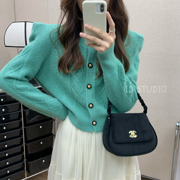 【I-D】Korean Style Twist Gold Button Warm Sweater 3266# L