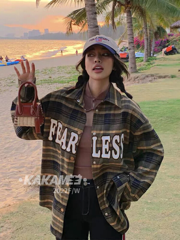 Original price 123.95! [KAKAMEE] Autumn new style embroidered letter embroidered contrasting plaid shirt with thick design and loose large version S739