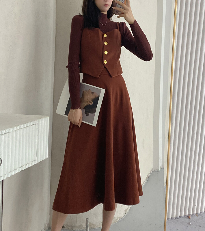 New for winter!  【MI2(N:AA)】Semi-high collar knitted bottoming top + outer single-breasted suspenders + high-waist temperament skirt suit B6517# JJ
