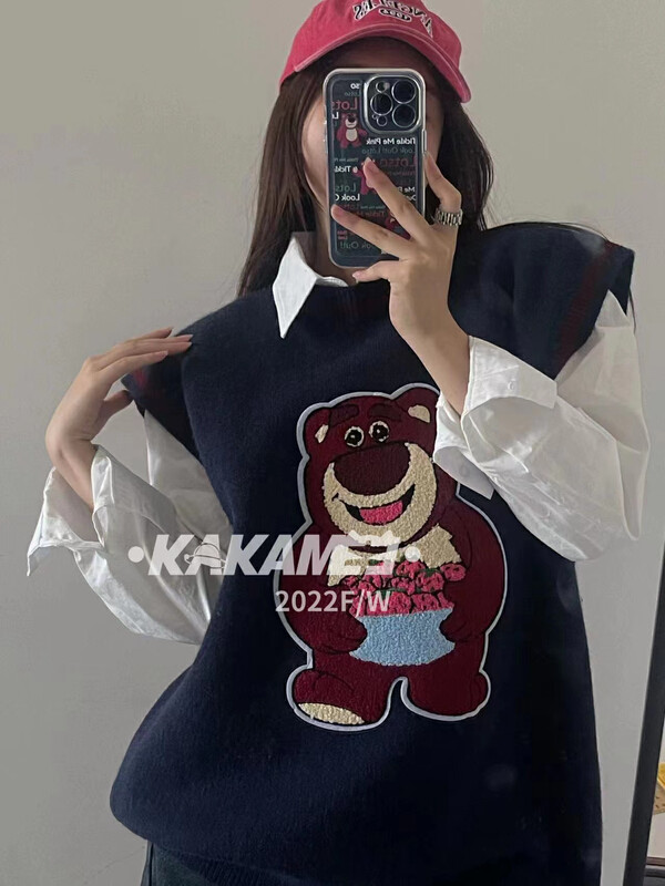 [KAKAMEE] Arctic velvet round neck contrast color three-dimensional towel embroidered strawberry bear loose vest vest 1932