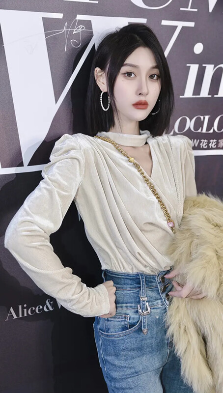 New in winter! [SAVAGE] Western-style all-match pure desire style halter neck V-neck cross fold design puff sleeve velvet shirt S1132# WPL