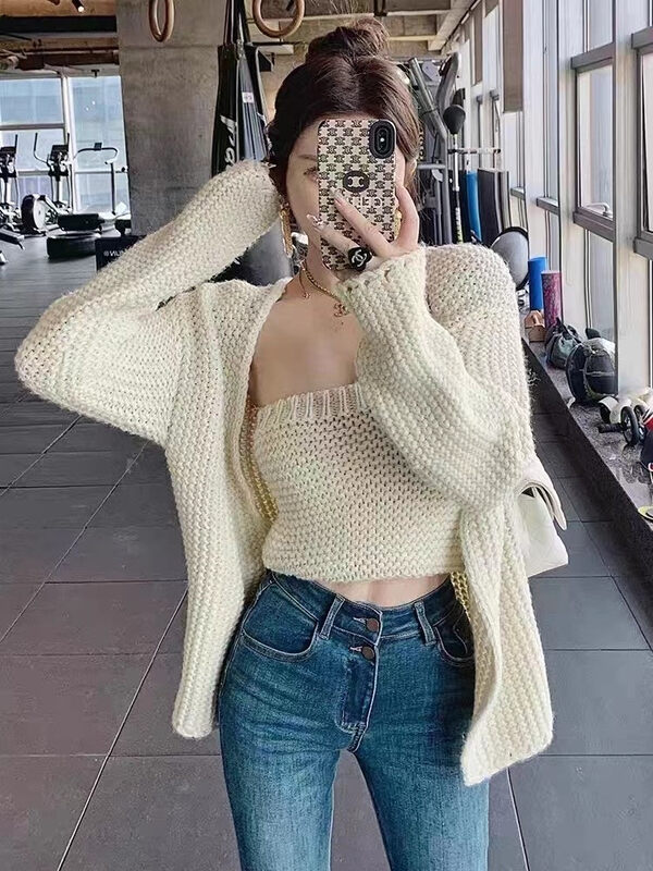 New in winter! [Korean C home] Simple and loose large version of knitted cardigan + tube top simple and versatile vest suit 0290# PCZ