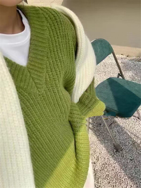 Autumn and winter new style! [Korean C home] V-neck solid color large warm sweater 0793# PCZ
