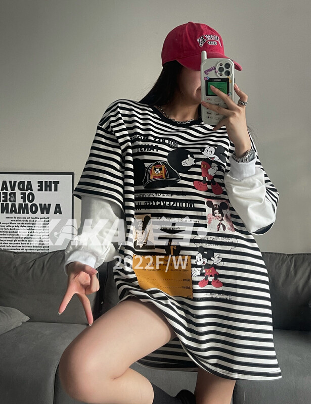 Original price 94.99! [KAKAMEE] Mickey fake two-piece stitching design letter large version T sweater 5213