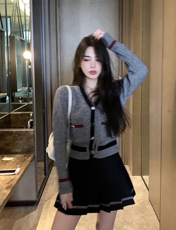 【SAVAGE】Korean college style high waist stitching contrast edge pleated A-line skirt S1182# WPL
