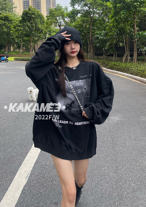 [KAKAMEE] New retro street print loose and lazy round neck top tide sweater black washed old N78