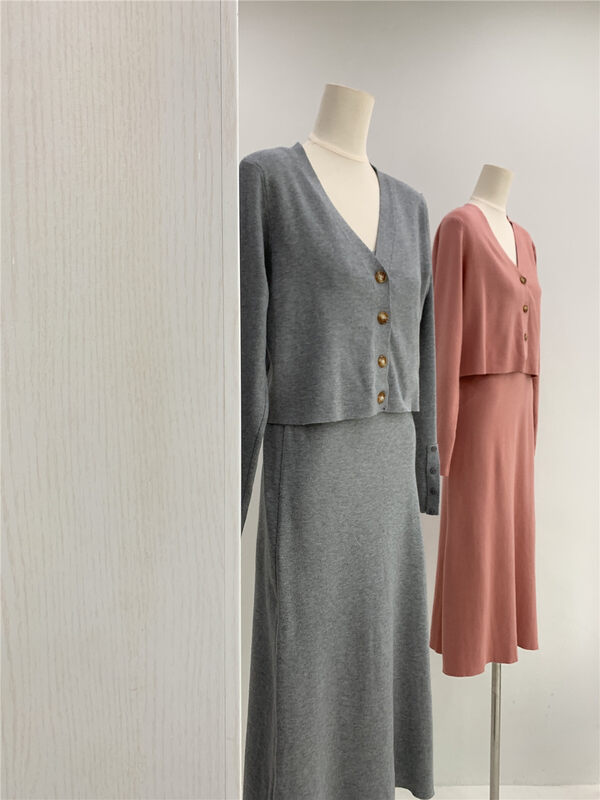 Autumn is new! [Concept Store - Object Reverse] Korean version of long-sleeved knitted cardigan + high-waisted slim dress suit BL-6117# CHO