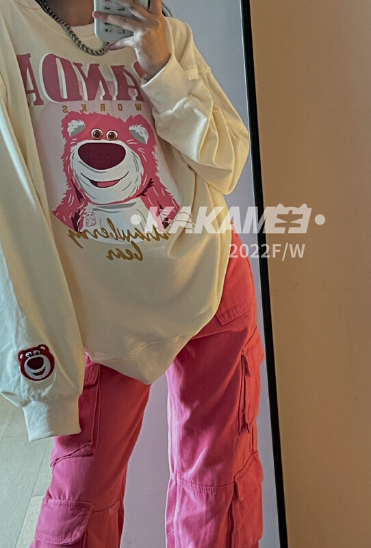 [KAKAMEE] Autumn new style sweet and cool cartoon strawberry bear print loose sweater casual pullover round neck sweater S758