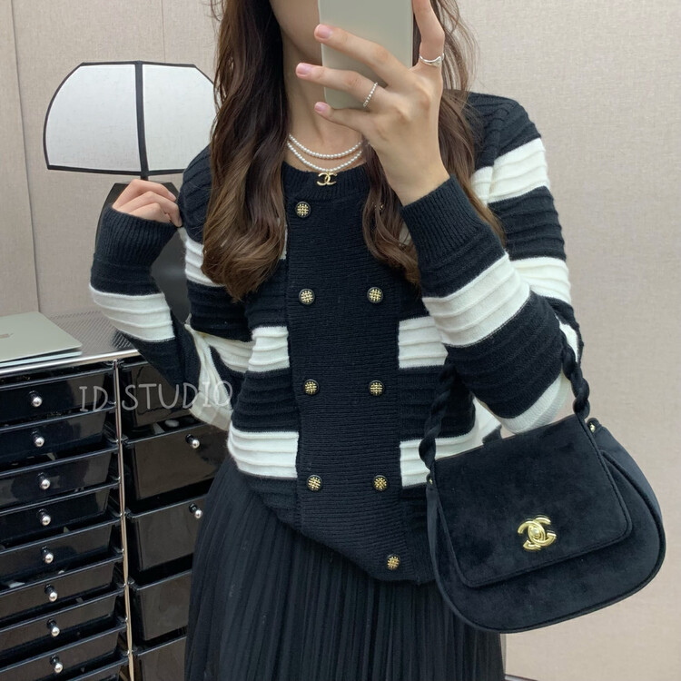 【I-D】Korean Style Contrast Stripe Double Breasted Warm Sweater 3258# L