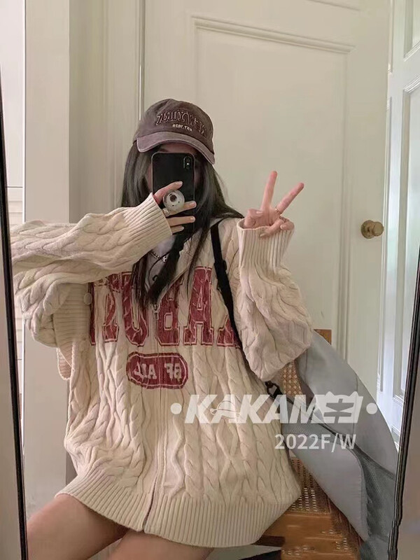 【KAKAMEE】American Lazy Twist Two-Wear Design Spray Letters Hooded Sweater Sweater 1889