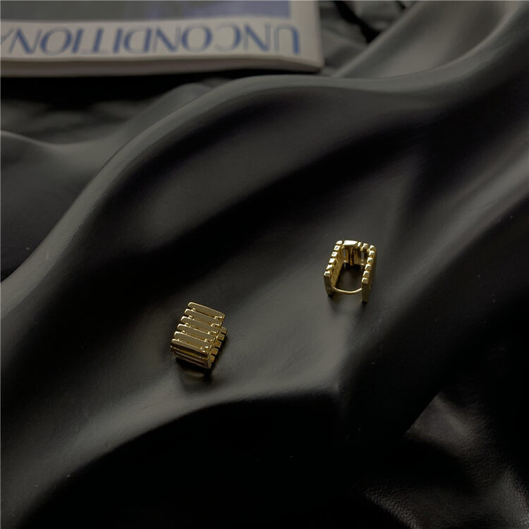 [Concept Store - Object Reverse] Copper Buckle Square Frosty Wind Earrings (with Box Random) WE-N12477IOZ# CHO