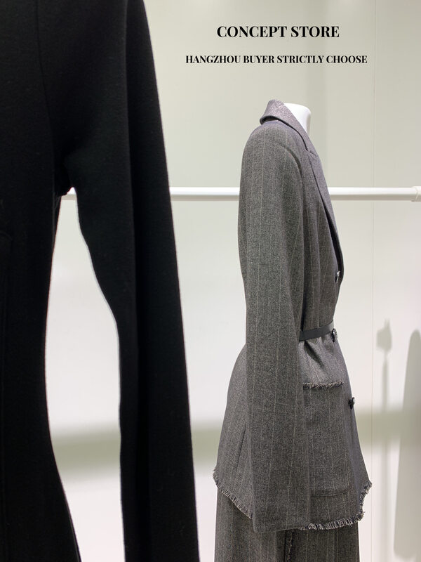 Autumn models are new! [Concept Store - Object Reverse] Double-breasted commuter fashion retro suit (with belt) 461F571# CHO