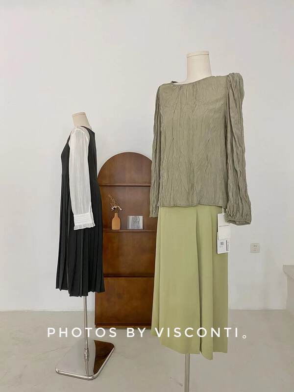 New in autumn! [C O'Neill] Pleated round neck loose shirt C815-NC2XB4045N# GYJ