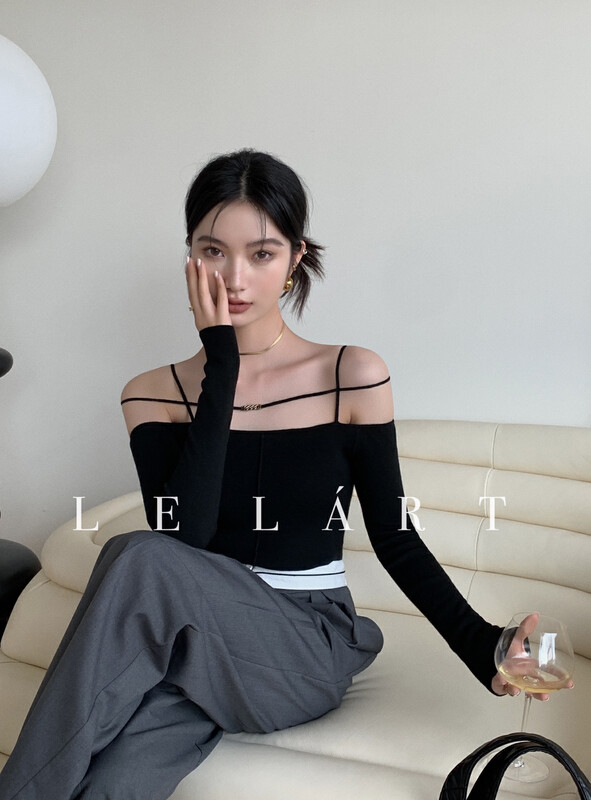 【LE LART】French Sweet and Spicy Metallic Decorative Off-the-shoulder Slim Knit Sweater TH086# JHY