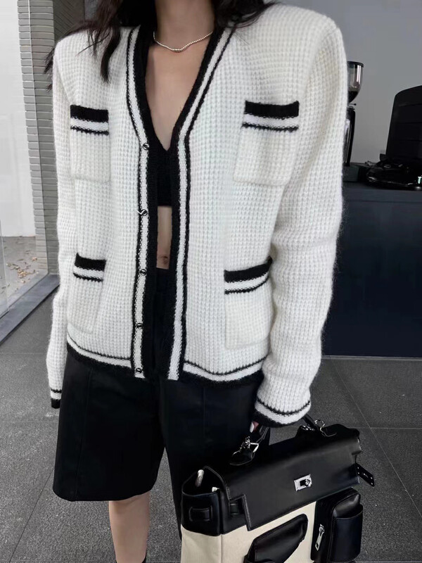 New in winter! [MI NI] Xiaoxiang V-neck contrast color knitted cardigan 7309# PCZ