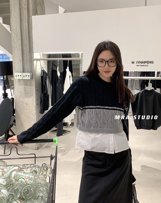 [MRA] Japanese simple contrast color stitching embroidery fake two-piece sweater SP106
