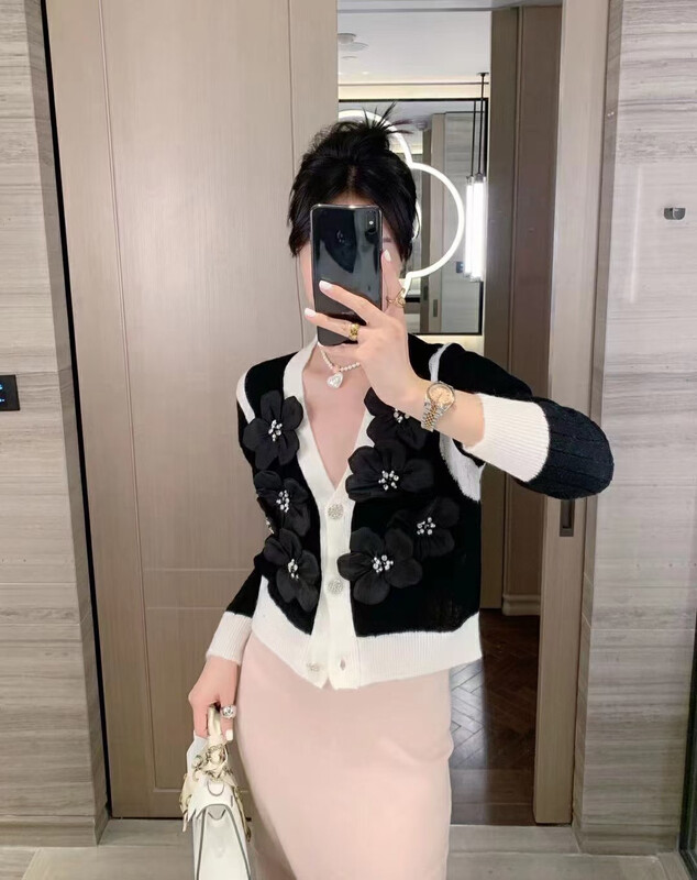 New in autumn! [YT] Three-dimensional camellia beaded knitted cardigan Z60244# PCZ